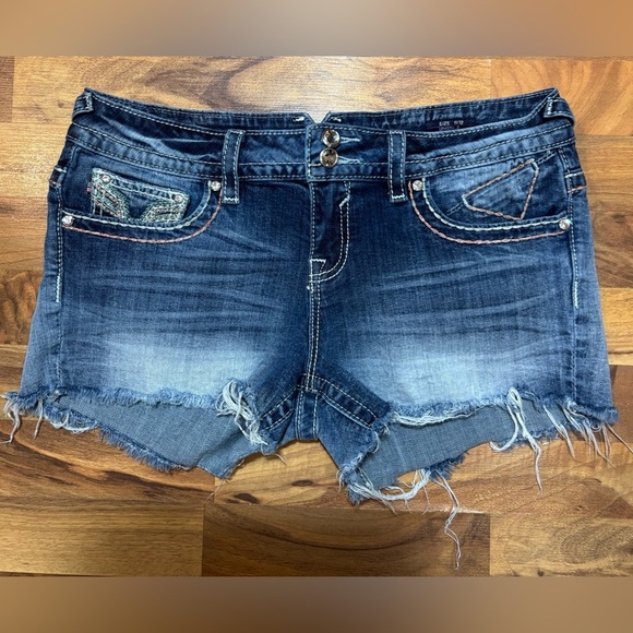 Vigoss The Chelsea Shorts  Women’s Size 11/12 Mid rise Medium Wash Distressed - Picture 2 of 5